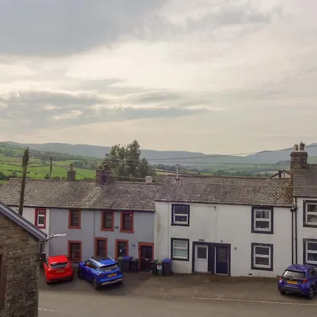 Emilys Apartment, With Fell Views, Ideal Budget For A Family *